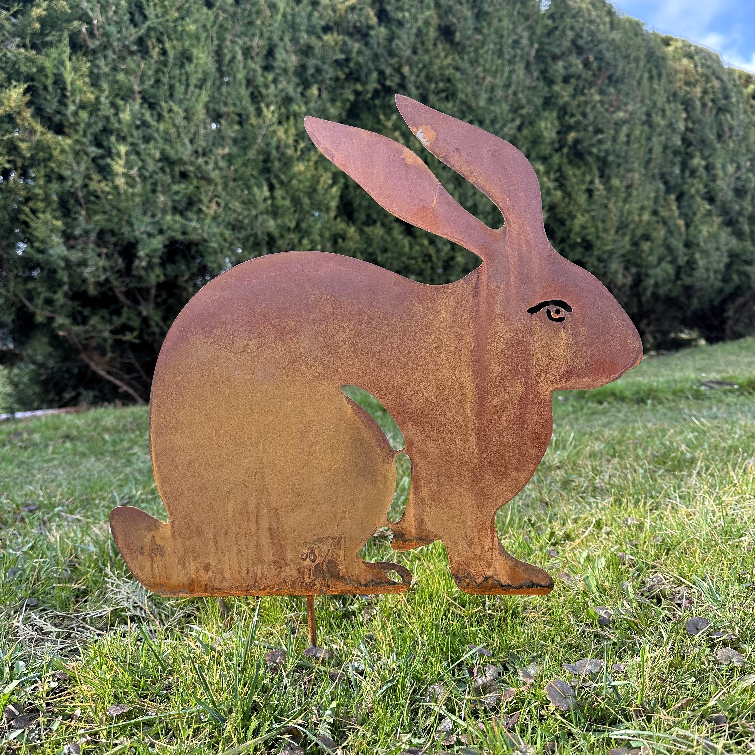 Kaninchen „Sitzend II”