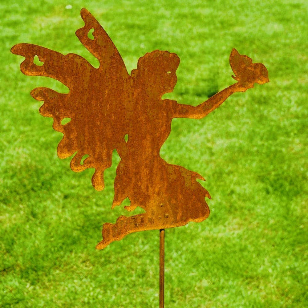 Fee mit Schmetterling